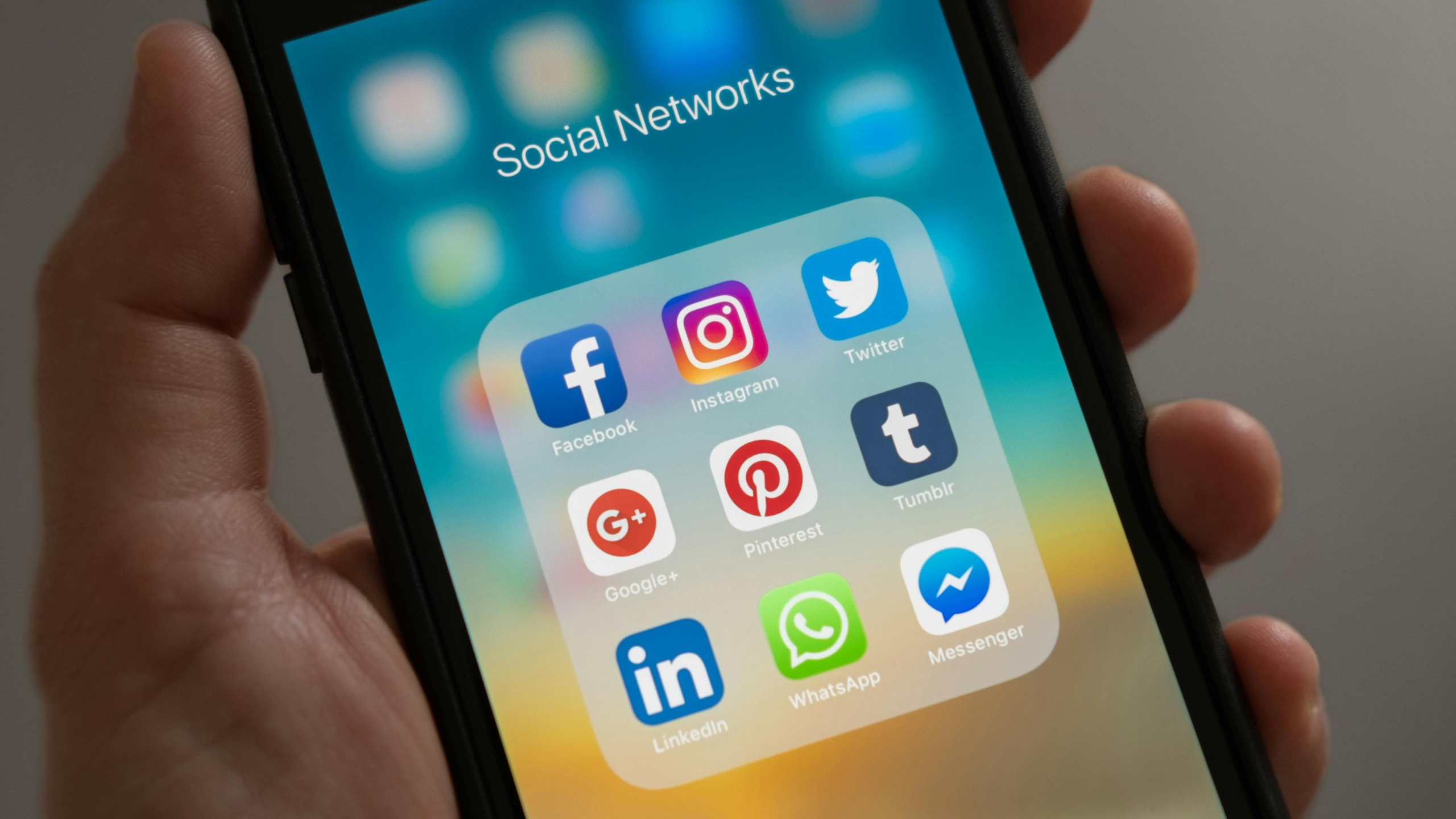 Social Media - Media House - in article